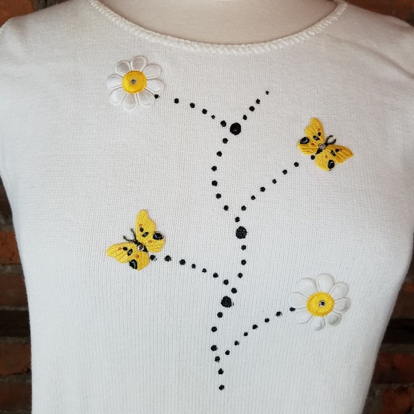 SOLD Vintage Womens Sleeveless Sweater Top White - Picture 2 of 6